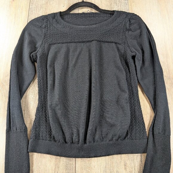 Elie Tahari Sweater Womens Small Black 100% Merino Wool Long Sleeve Lightweight - Picture 1 of 9